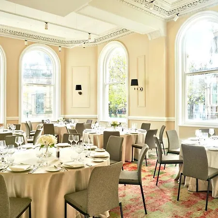 Hotel The Grand